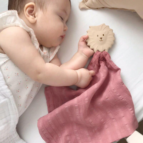 Tikiri Rubber Lion Teether with Dusty Pink Organic Muslin Comforter