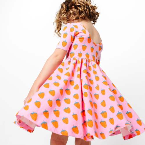The Short Sleeve Ballet Dress in Strawberries – Alice + Ames