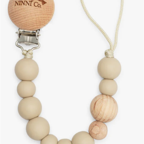 Ninni Co. Toffee Brown Pacifier Clip