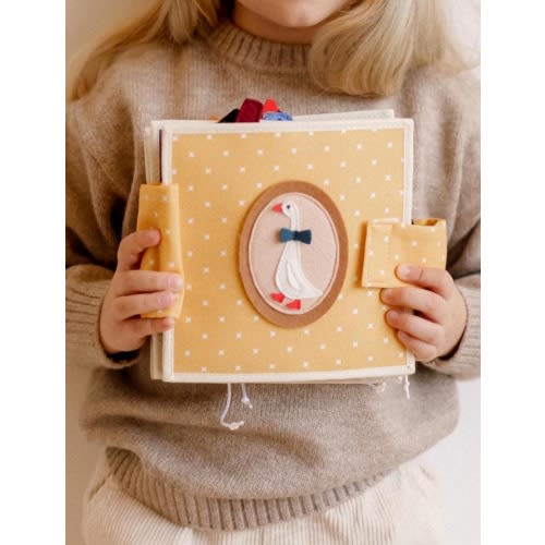 quiet books, felt books, montessori quiet book, travel felt toys, gifts for kids, kinderkrama