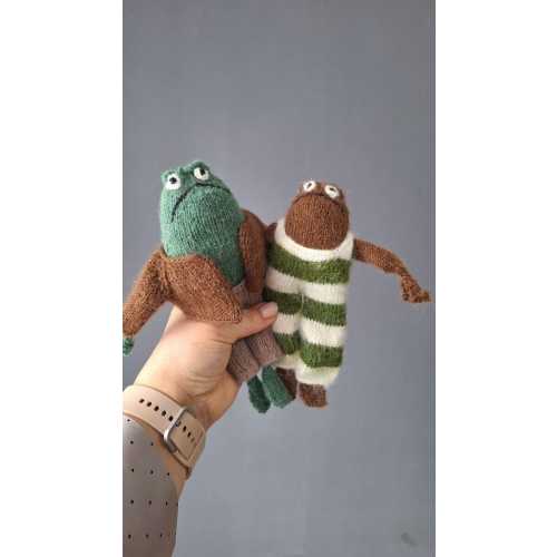 Frog and Toad Friends – Hand Knit Frog & Toad Dolls | Storybook Gift kids toddler Birthday Valentines Day unique vintage idea