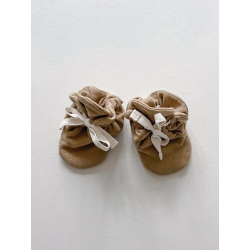 The Stay-On Bootie, 0-3M