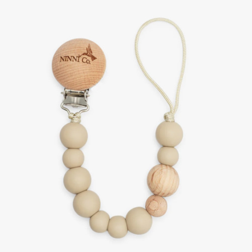 Ninni Co. Toffee Brown Pacifier Clip