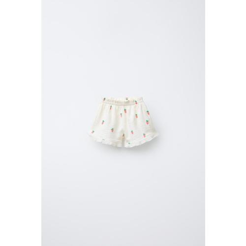 STRAWBERRY PRINT RUFFLE SHORTS - Oyster-white | ZARA United States