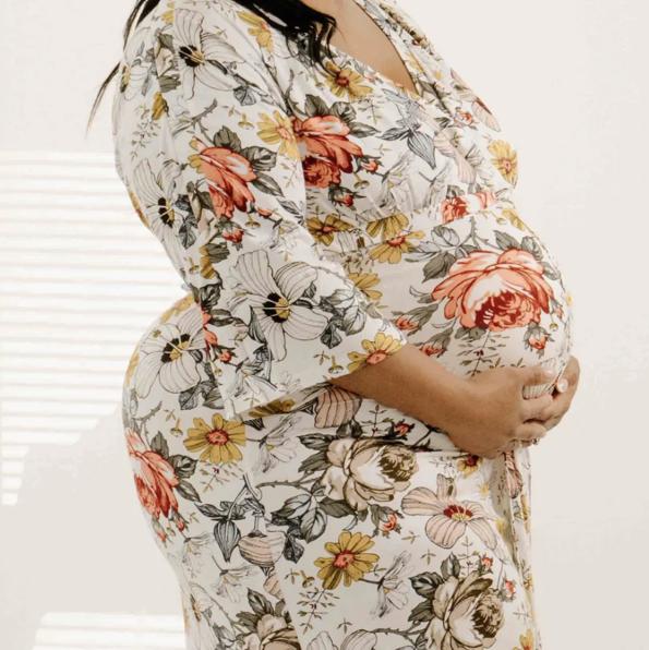 Amelia Labor & Postpartum Gown in Vintage Floral – Lila