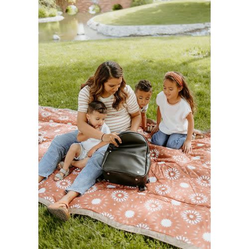 Outdoor Family Picnic & Beach Blanket