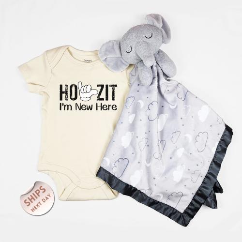 Howzit I'm New Here Baby Bodysuit and blanket, Hawaii shaka Baby Romper and blanket, newborn baby gift, Baby Shower Gift, 2000646