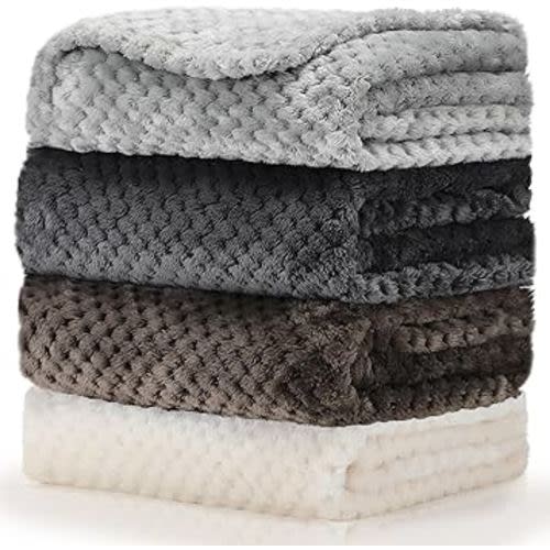 Frienda 4 Pcs Baby Fuzzy Blanket Fluffy Baby Blanket for Boys Girls Soft Warm Baby Receiving Blankets Nursery Bed Blanket Toddler Infant Newborn Receiving Blanket (Grey Color,32 x 24 Inch)