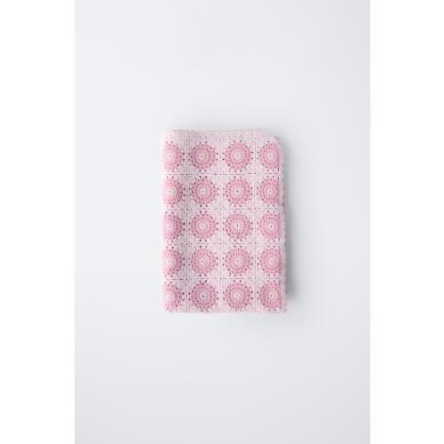 FLORAL CROCHET KNIT BLANKET