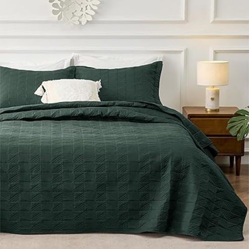 Bedsure Quilts Queen Size - Soft Ultrasonic Queen Quilt Bedding Set - Dark Green Bedspread Coverlet - Lightweight Comforter Set for All Seasons (Includes 2 Pillow Shams)