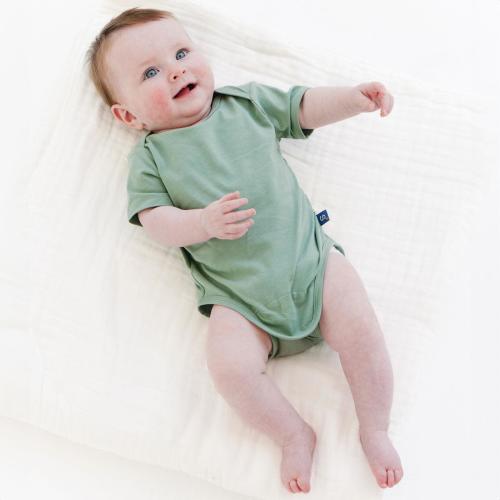 mountain green cloudstretch™ magnetic bodysuit – Magnetic Me