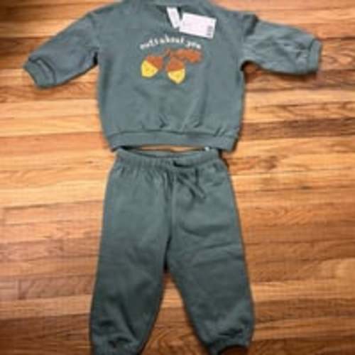 H&M 12M Nuts about you green sweat set nwt