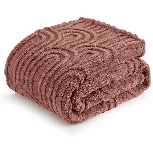 Bedsure Pink Throw Blanket for Women - Super Soft & Cozy, Fleece Blankets for Girls, Ideal for Couch & Bed, Dusty Pink, 50x60 Inches