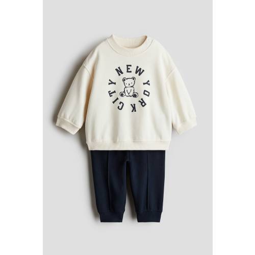 2-PIECE SWEATSUIT
