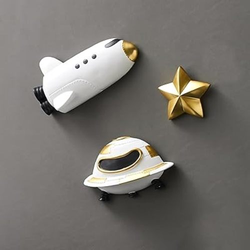 FJS 3Pcs Rocket Spaceship Outer Space Wall Decor, Cute Wall Sculptures for Boys Room Decor, Astronaut Galaxy Nursery Decor, 3D Wall Decor Outer Space Theme Bedroom Wall Decor for Kids Room Wall Decor