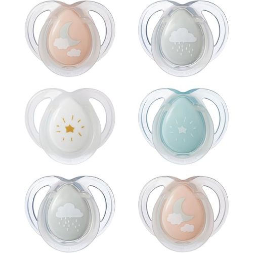 Tommee Tippee Nighttime Pacifiers, 0-6 Months, 6 Pack of Glow in The Dark Pacifiers with Symmetrical Silicone Baglet