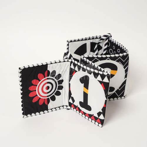 Newborn Contrast Book