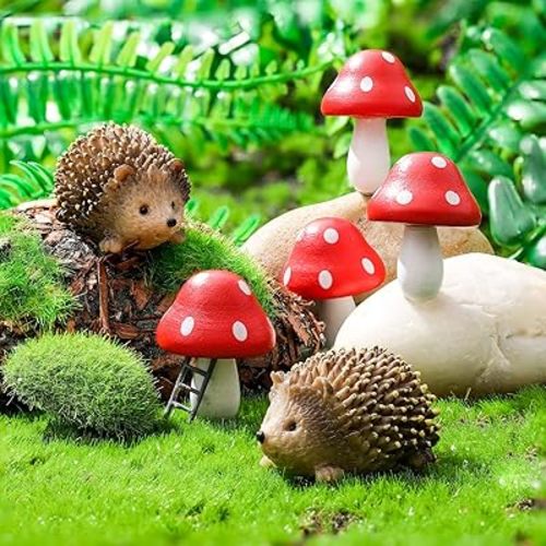 Queekay Resin Hedgehogs & Wood Mushroom Sculpture, Fairy Wild Garden Supplies, 6 Pieces, Red, Handmade Decor