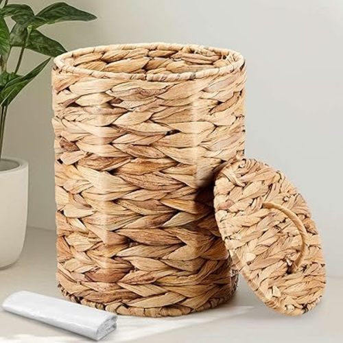 Ctosree 3 Gallons Small Wicker Trash Can with Lid Handle Woven Wicker Rattan Bathroom Waste Basket Boho Trash Basket with 100 Plastic Garbage Bags for Bedroom Office Laundry (Classic Style, Nautral)