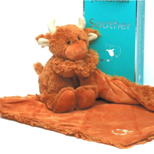 Scottish Highland Coo with Baby Blankie – Taylor's Croft