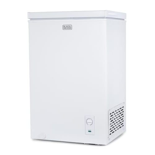 BLACK+DECKER 2.7 Cu. Ft. Compact Chest Freezer, Deep Freezer Holds Up To 94.5 Lbs. of Frozen Food, Removable Storage Basket, BCFK276, White