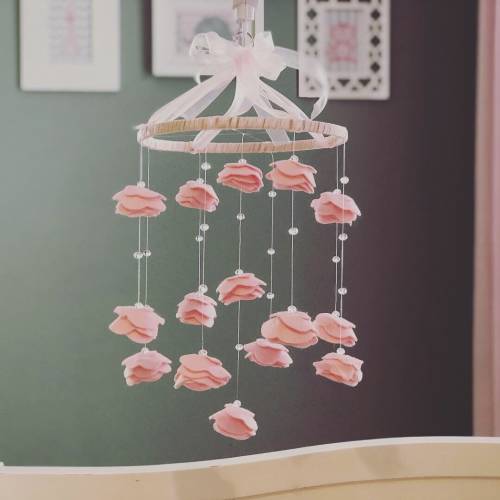 Floral baby girl mobile Baby girl mobile Dainty Crib size | Pink & crystals Felt flower mobile | Roses mobile | baby girl room nursery