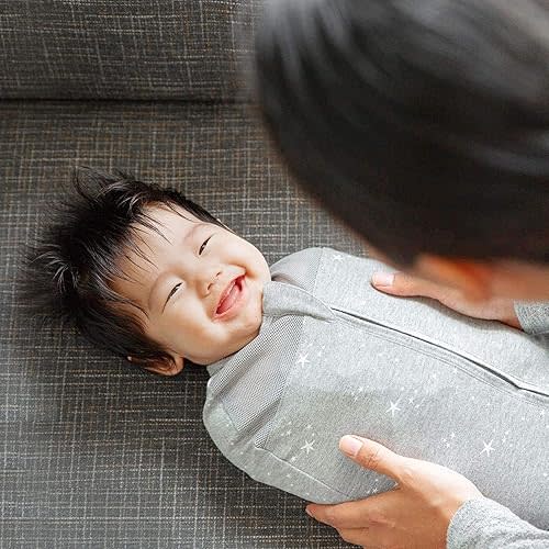 Happiest Baby Sleepea 5-Second Swaddle - 100% Organic Cotton Baby Swaddle Blanket - Doctor Designed Promotes Healthy Hip Development - 3-Pack Newborn Bundle (Graphite Stars, 2 x Small, 1 x Medium)