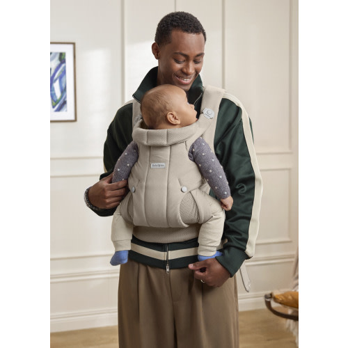 Baby Carrier Hold