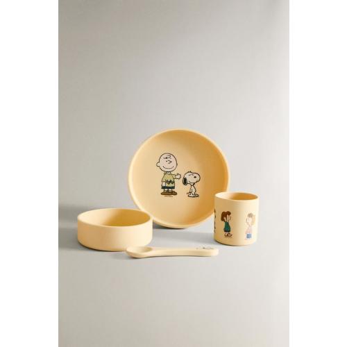 CHILDREN’S PEANUTS™ TABLEWARE SET (SET OF 4)
