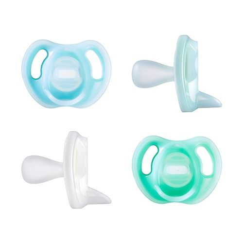 Tommee Tippee Ultra-Light Silicone Pacifier, Symmetrical One-Piece Design, BPA-Free Silicone Binkies, 0-6 Months, Pack of 4 Pacifiers