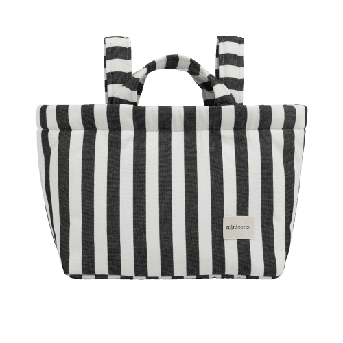 Carry - Black + White