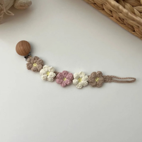 Crochet pacifier clip, Pacifier chain, Baby gift, Newborn gift, Baby accessory