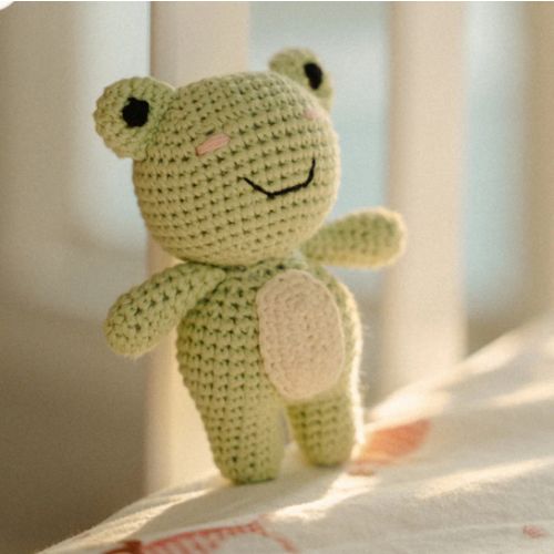 Georgie the Groggy Froggy - Bitsy Crochet Stuffed Animal – Bitsy Zoo