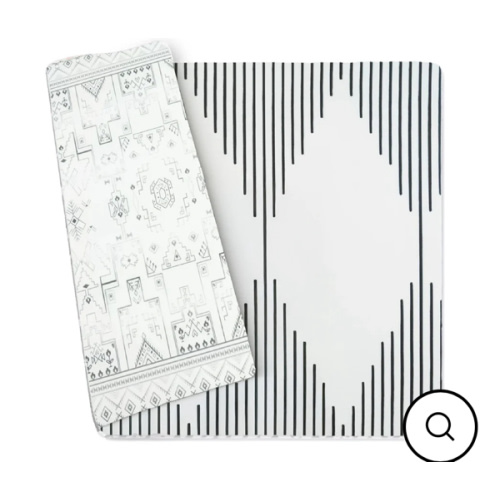 Eva in Black & White Mat