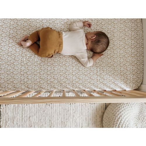 Kendi Neutral Crib Sheet - Diamond Pattern | Crane Baby