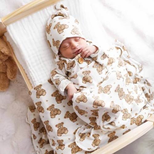 Beary Sweet Bamboo Waffle Newborn Baby Knot Gown & Hat Set | Caden Lane