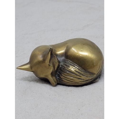 Pm craftsman brass sleeping fox figure worth 3" Vintage