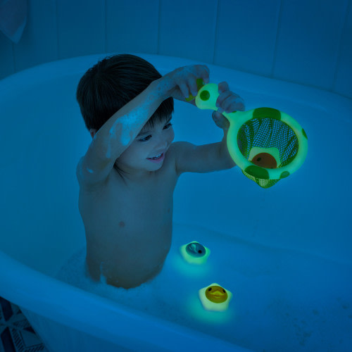 Munchkin Catch a Glowing Star Glow-in-the-Dark Bath Toy