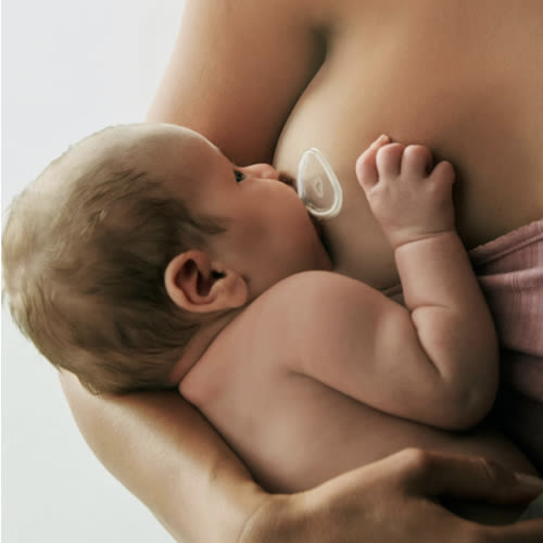 Munchkin® Flow Nipple Shield + with See-Thru Channel to Watch Milk Flow - Nurse Confidently and Meet Your Breastfeeding Goals - 24mm