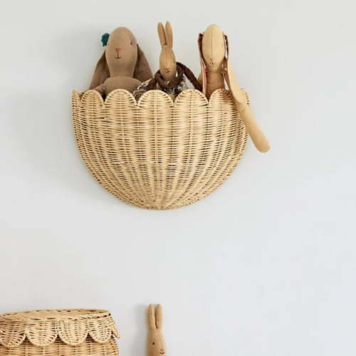 Scalloped Wall Basket Handwoven Natural Rattan Storage Organizer with Sturdy Metal Frame, Nordic Style Wicker Decor for Wall Storage