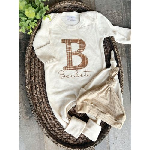 Personalized neutral baby romper and hat set, custom infant boy coming home outfit, baby shower gift, sleeper with footies fall baby beige