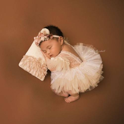 Newborn tutu outfit Beige photo prop Tulle dress Baby girl romper First photo gift Photography prop Newborn gift outfit Open back romper