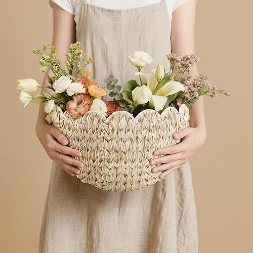 Wicker Wall Basket,Scalloped Hanging Wall Basket for Storage and Organizing,Wicker Decorative Storage Baskets for Flower,Magazine,Nursery,Front Door,Bathroom Boho Decor