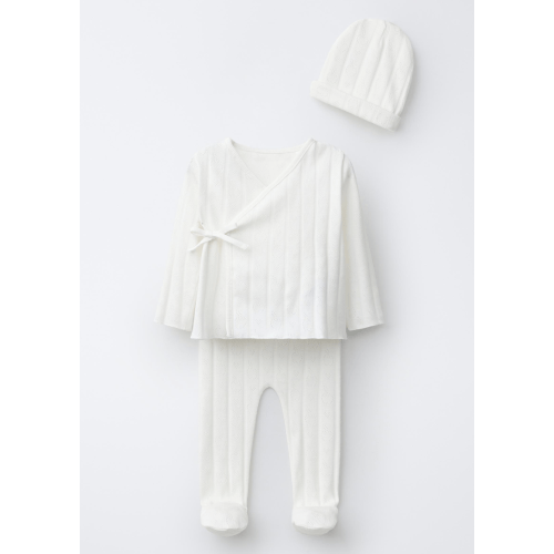 Newborn Apple Print Set - White