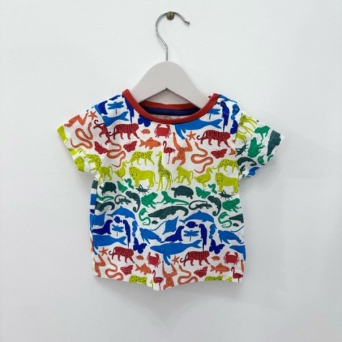 Baby Boden multi-colored rainbow animals T-shirt w/snaps 3-6months