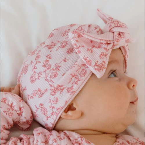 RUCHED BEANIE WITH BOW