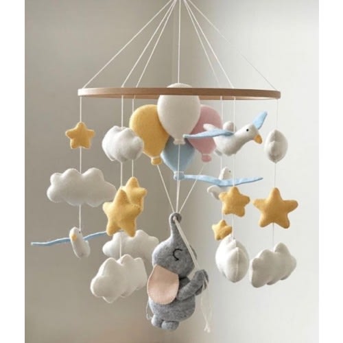 Handmade Baby Mobile, Mom Gift Postpartum,Crib Mobile Felt Animals, Flying Elephant with Balloons, Elephant Nursery Decor,Baby Shower Gift