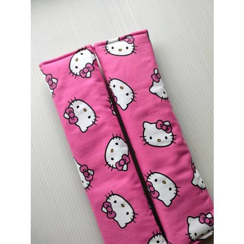 Seatbelt covers car 1 pair . Hello Kitty patterned seat belt covers.