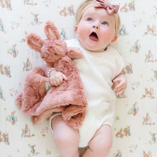 PETER RABBIT™ COTTON MUSLIN CRIB SHEETS – Saranoni