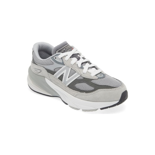 Kids' 990v6 Sneaker, 2 M
- Only 2 left